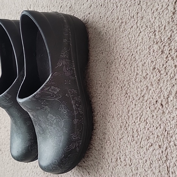 Crocs Women's Slip On Clogs - Picture 11 of 12